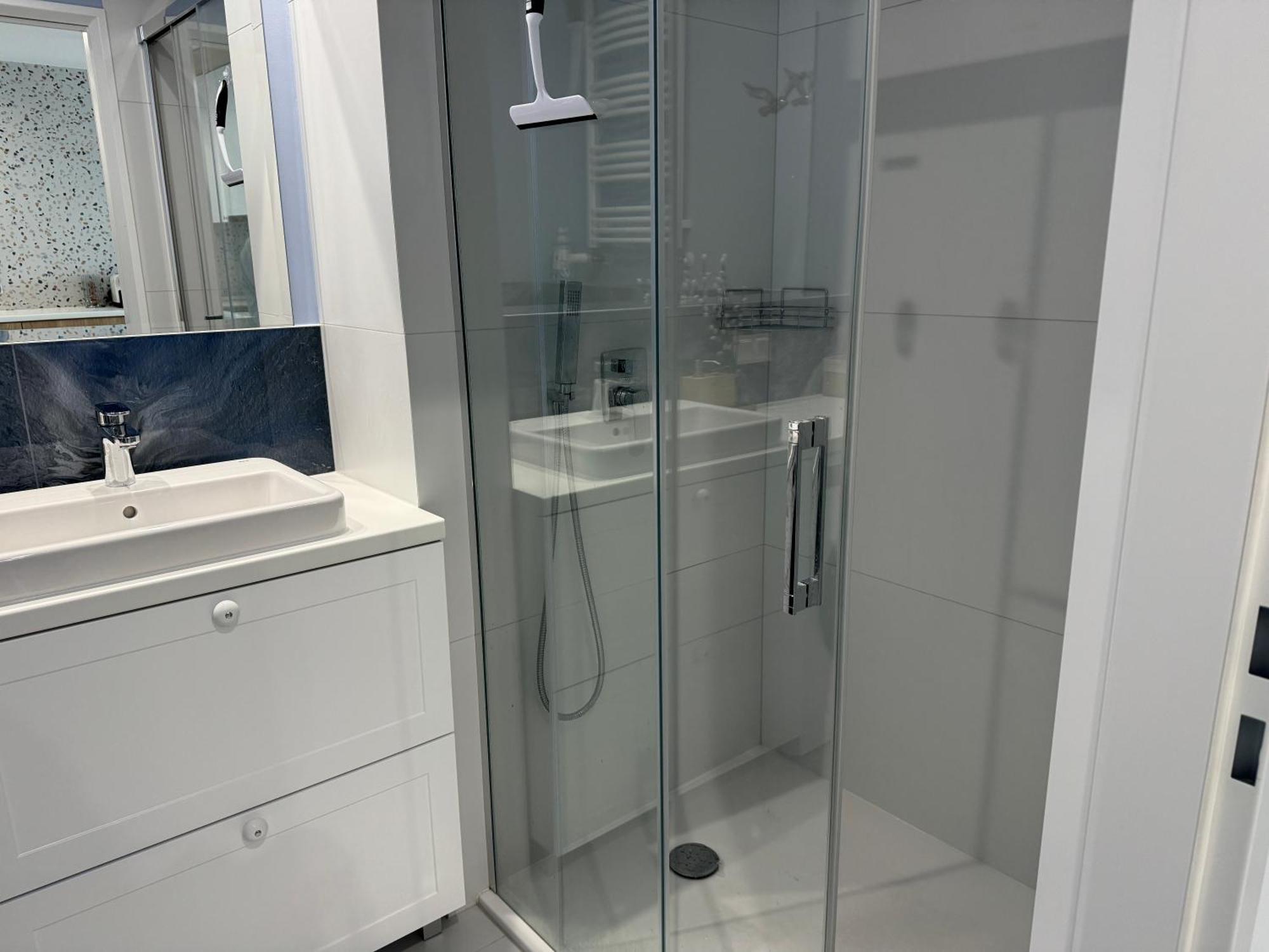 4Summer Kolobrzeg Apartamenty White Blue Sauna & Fitness & Parking 100 Metrow Do Pieknej Szerokiej Piaszczystej Plazy, Wspanialy Widok Z Duzego Tarasu! 100 Meter Zu Einem Schoenen Breiten Sandstrand, Herrliche Aussicht Von Einer Grossen Terrasse! מראה חיצוני תמונה