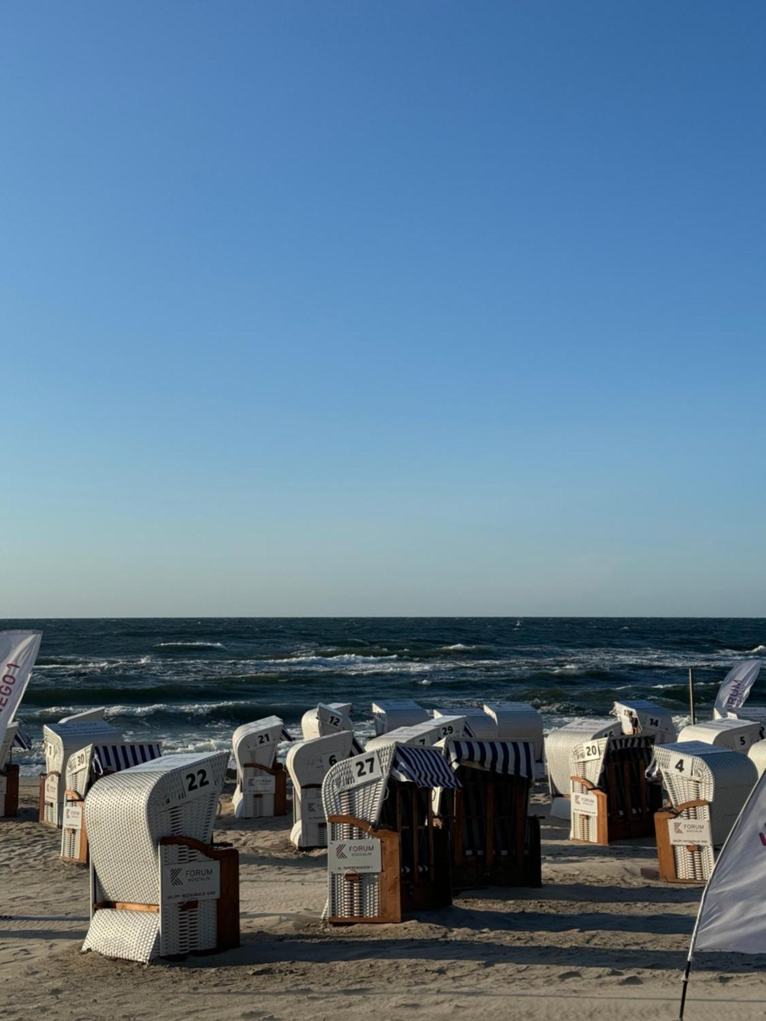 4Summer Kolobrzeg Apartamenty White Blue Sauna & Fitness & Parking 100 Metrow Do Pieknej Szerokiej Piaszczystej Plazy, Wspanialy Widok Z Duzego Tarasu! 100 Meter Zu Einem Schoenen Breiten Sandstrand, Herrliche Aussicht Von Einer Grossen Terrasse! מראה חיצוני תמונה